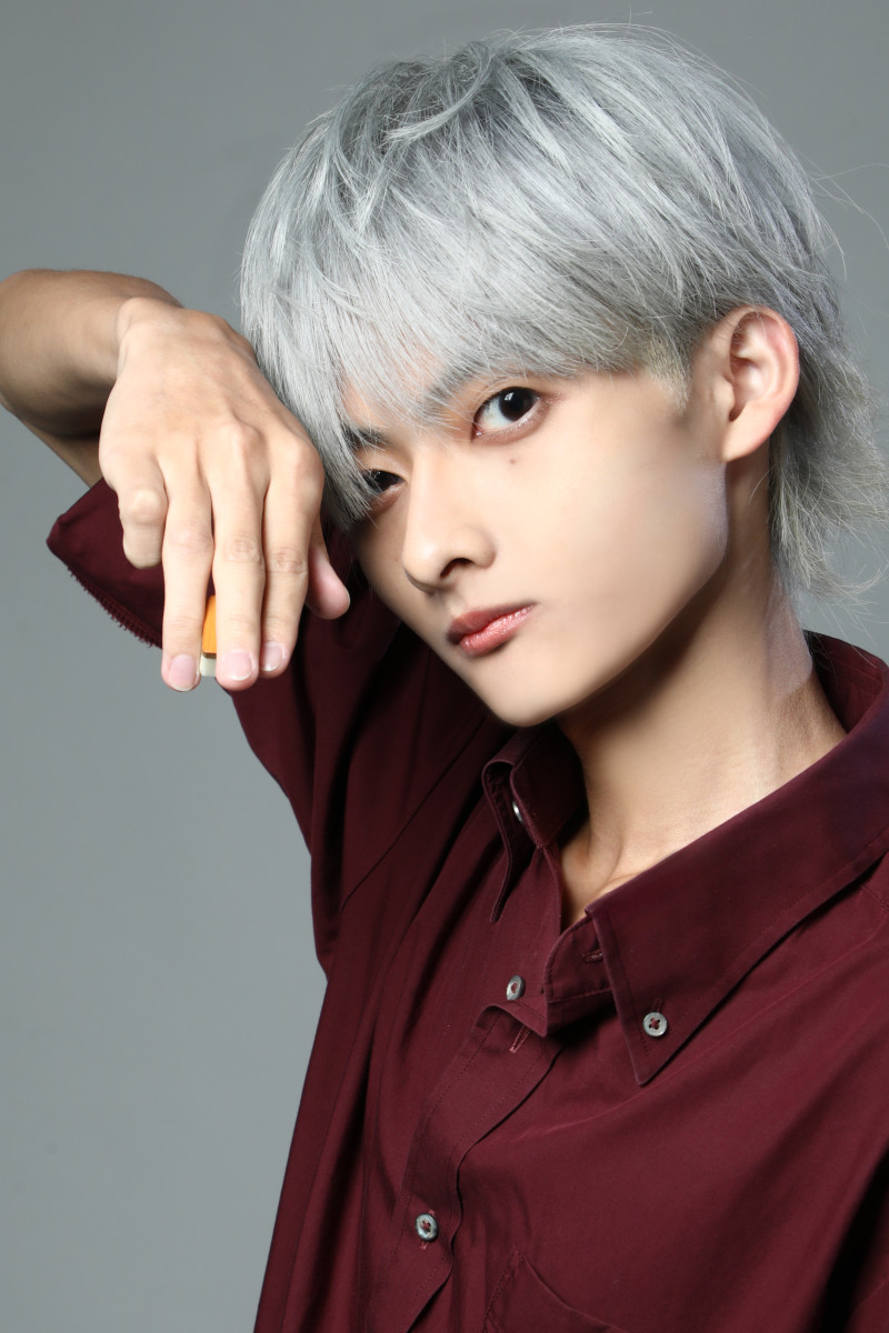 Eyes executive所属スタッフのけんとの肖像写真