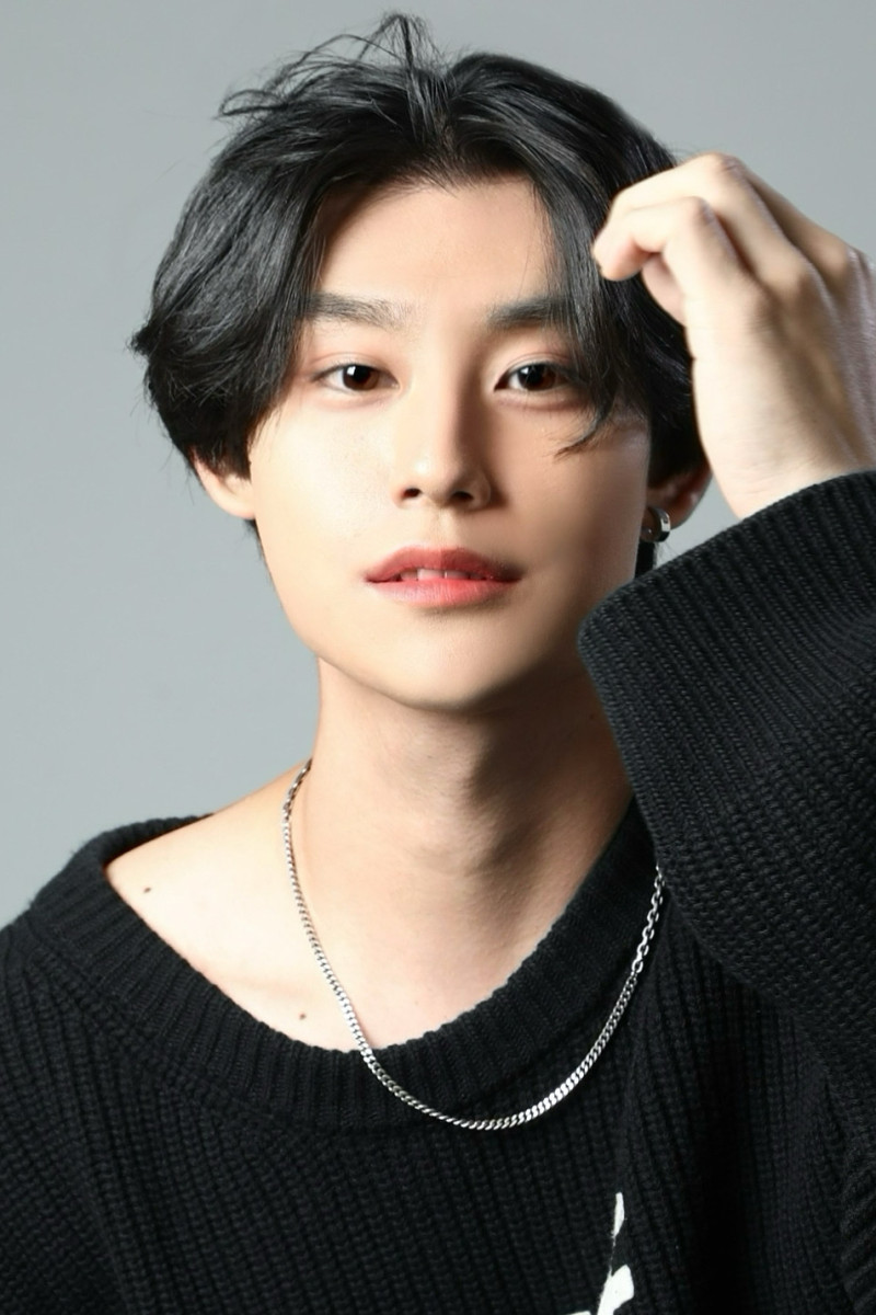 Eyes executive所属スタッフの蓮の肖像写真