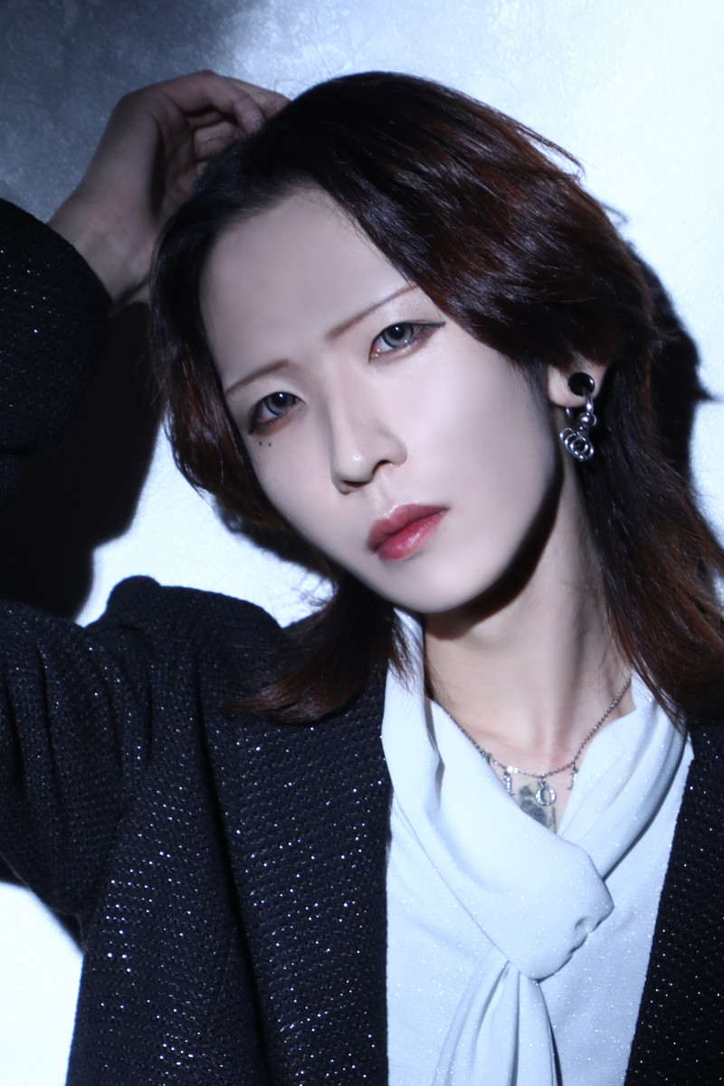 Eyes executive所属スタッフの一色 弔の肖像写真