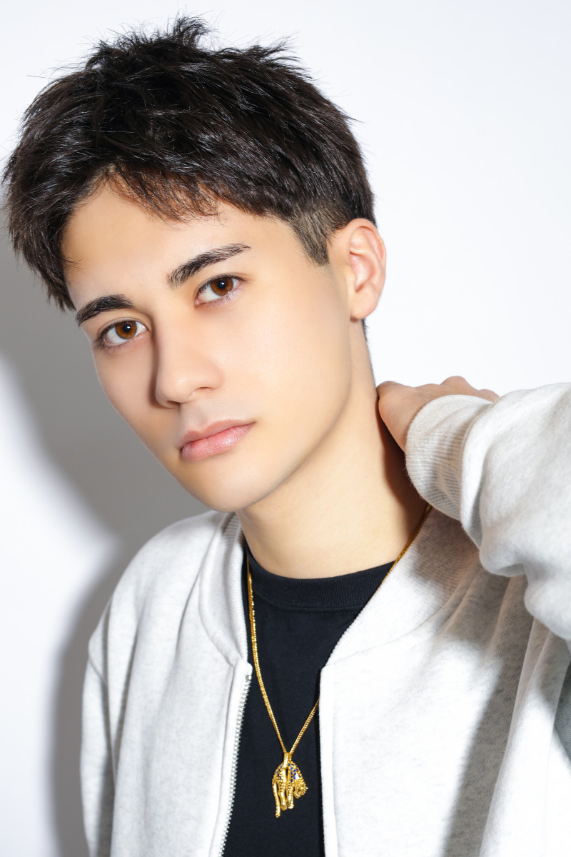 Eyes 本店所属スタッフのカールの肖像写真