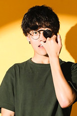 Eyes 本店所属スタッフの人の肖像写真