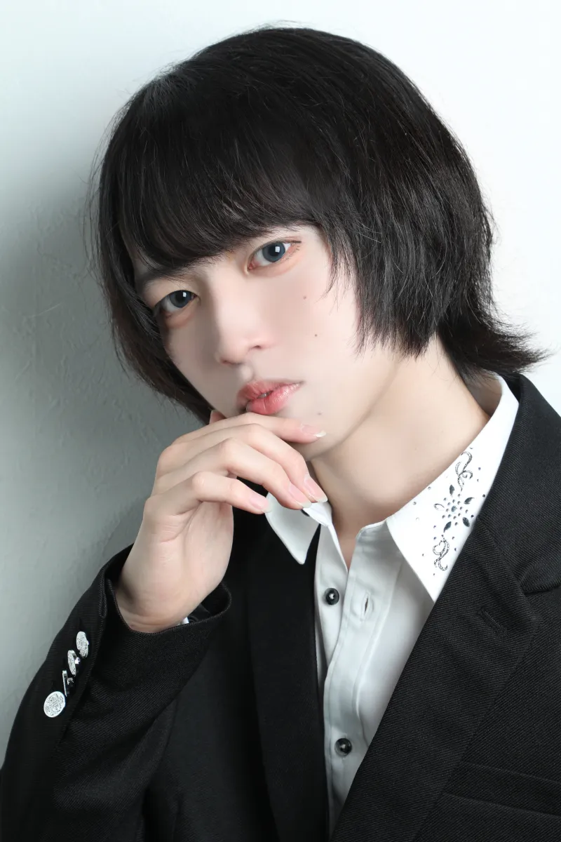 Eyes executive所属スタッフの麗人の肖像写真